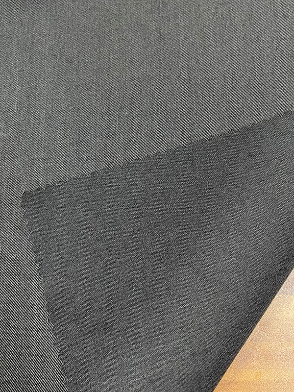 VUNA KAO TKANA AH-71723 65%T+32%R+3%WRavna i glatka, može odražavati fine tragove tekstila i pokazati plemeniti temperament tkanine.